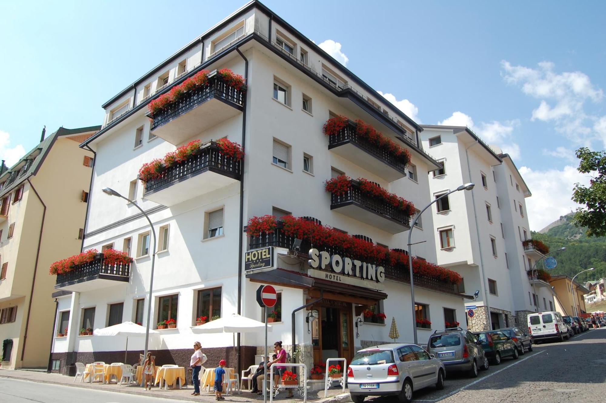 Hotel Sporting Roccaraso Exterior photo